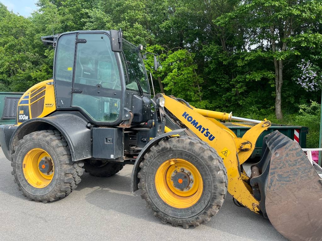 Komatsu WA100-8