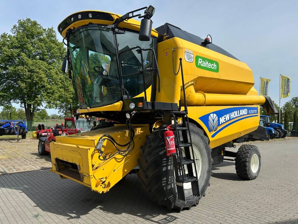 New Holland TC 5070