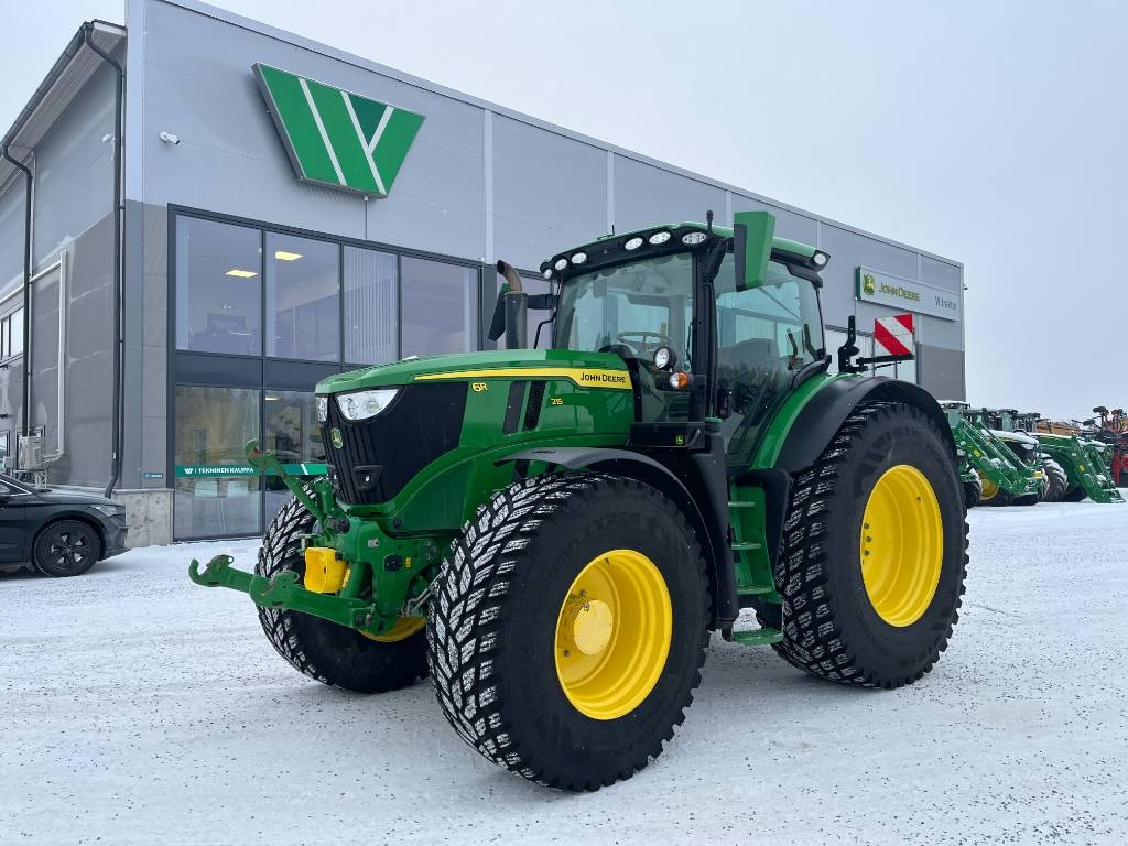 John Deere 6R 215