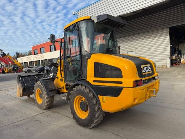 JCB 407