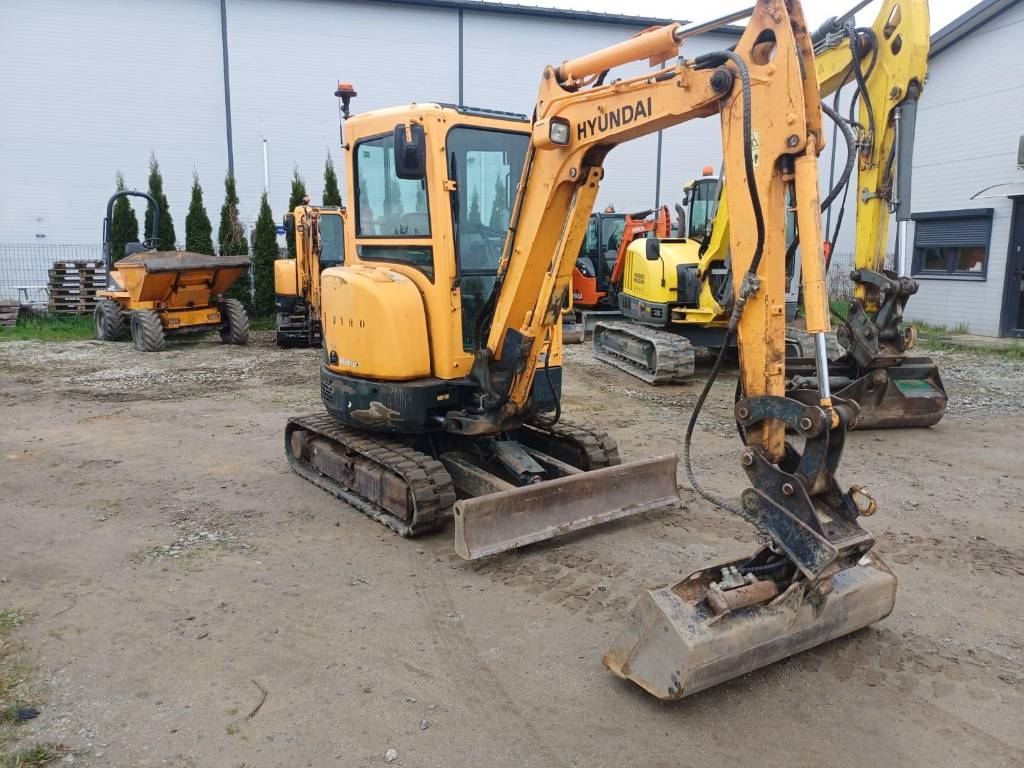 Hyundai R25Z-9 AK