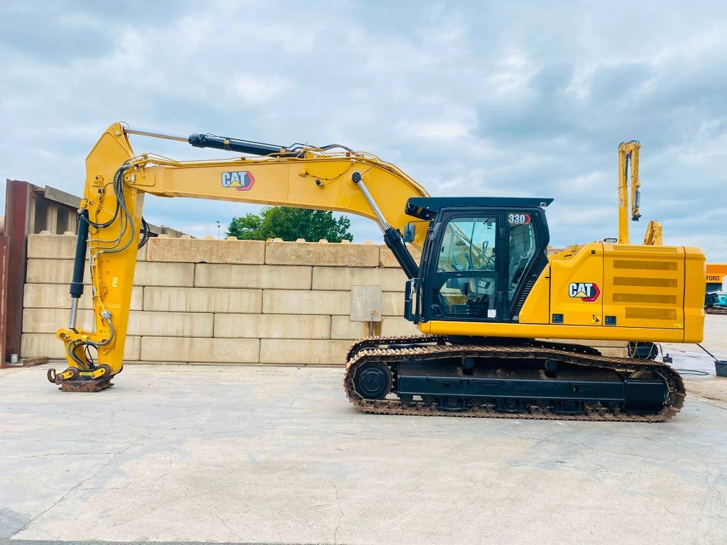 CAT 330