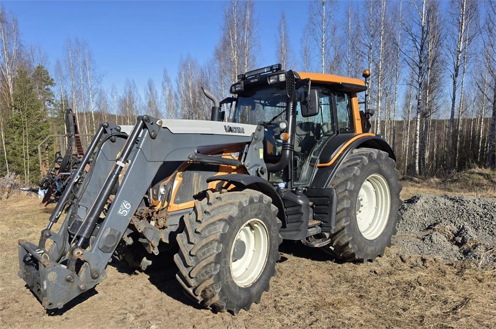 Valtra N143