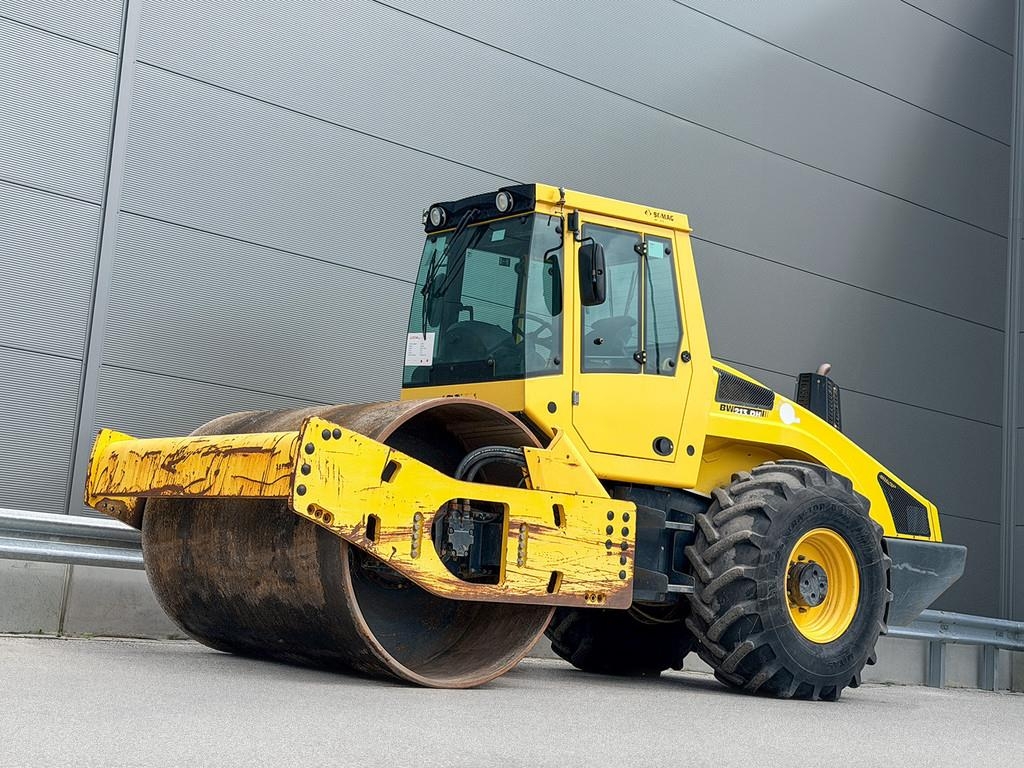Rouleau monocylindre Bomag BW 213 DH-4i — occasion 2016, 3 471 h
