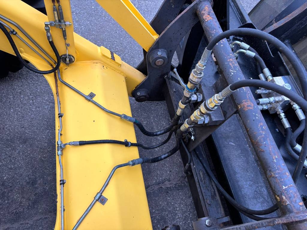 New Holland LB 115 B-4 PS/ Tilter, 2 buckets, Hyd tines kuva 5