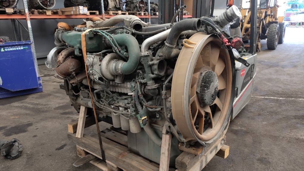 Volvo D16K 750 täydellinen moottori