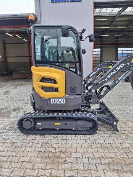 Mini-pelle Volvo ECR 25 D — occasion 2026, 2 h