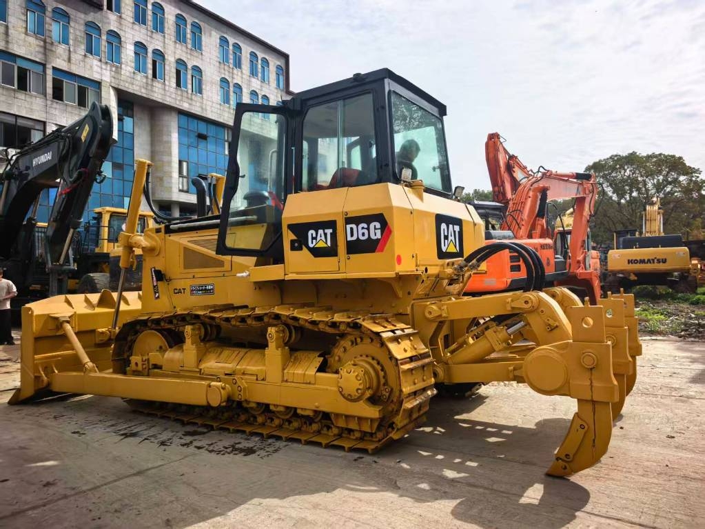 Bulldozer Caterpillar D 6 G — occasion 2016, 2 700 h