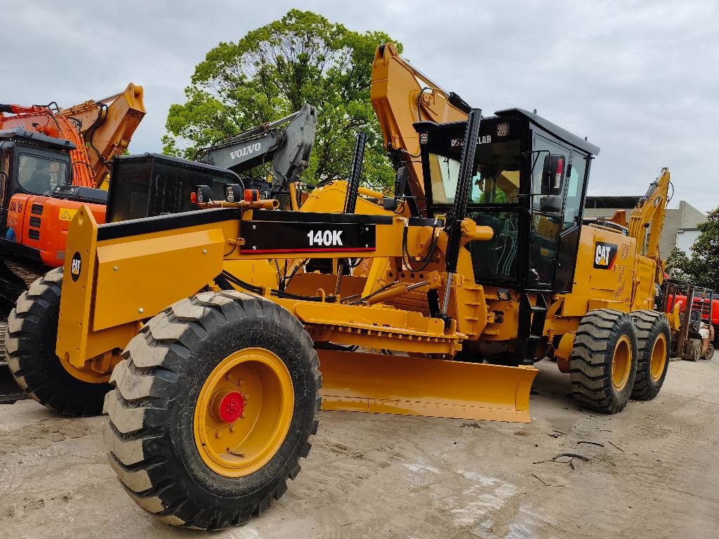 CAT 140 K