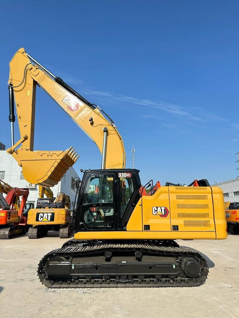 Pelle sur chenilles Caterpillar 330 D L — occasion 2025, 1 200 h
