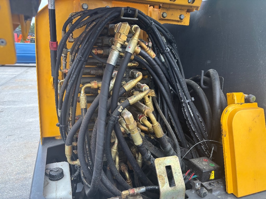 Volvo EW 60 E / Rotator, Grease, 3 Buckets, Margvero kuva 12