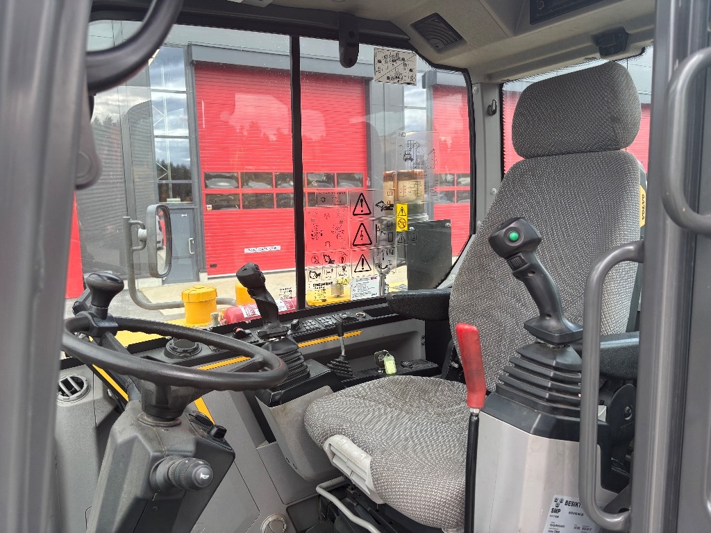 Volvo EW 60 E / Rotator, Grease, 3 Buckets, Margvero kuva 9