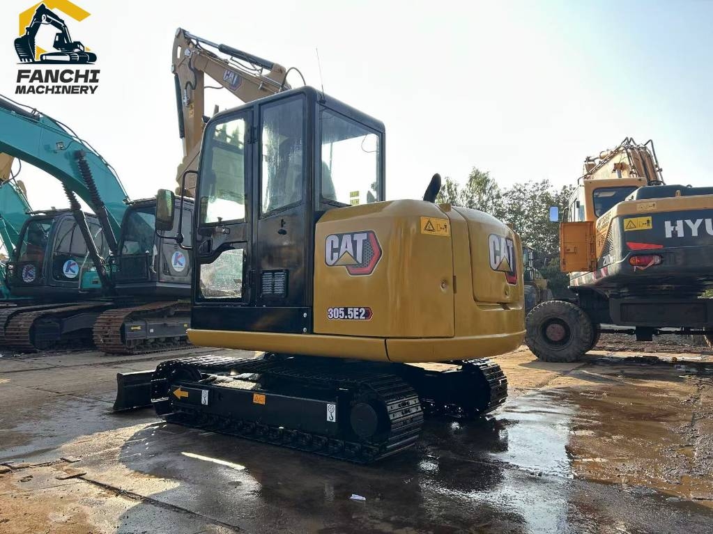Pelle sur chenilles Caterpillar 305.5E2 — occasion 2024, 500 h