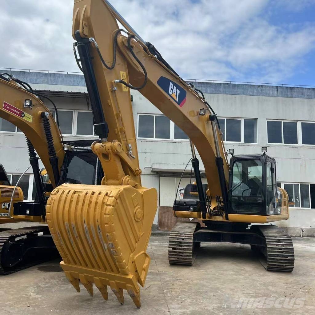 Pelle sur chenilles Caterpillar 320 — occasion 2026