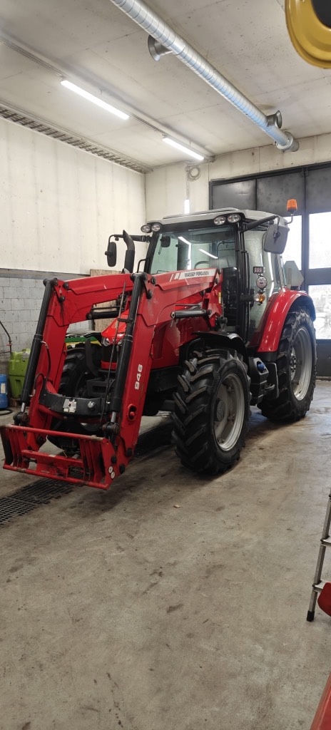 Massey Ferguson 5611