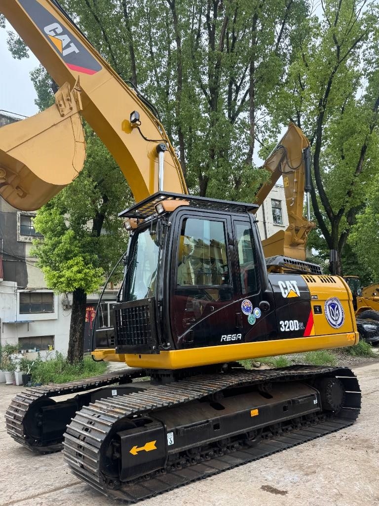 CAT CAT320D2