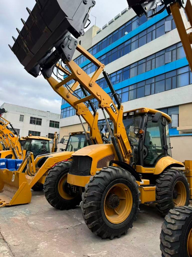 Tractopelle JCB 4 CX — occasion 2025, 189 h