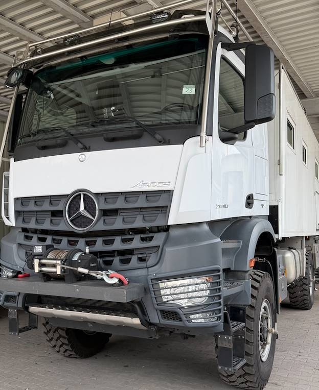 Mercedes-Benz Mercedes-Benz AROCS 2040 4×4 Expedition Truck Over