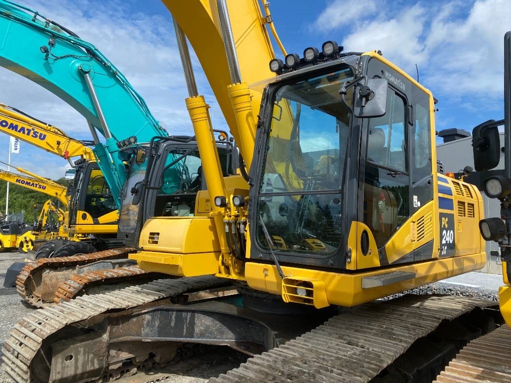 Pelle sur chenilles Komatsu PC 240 LC — occasion 2017, 3 623 h