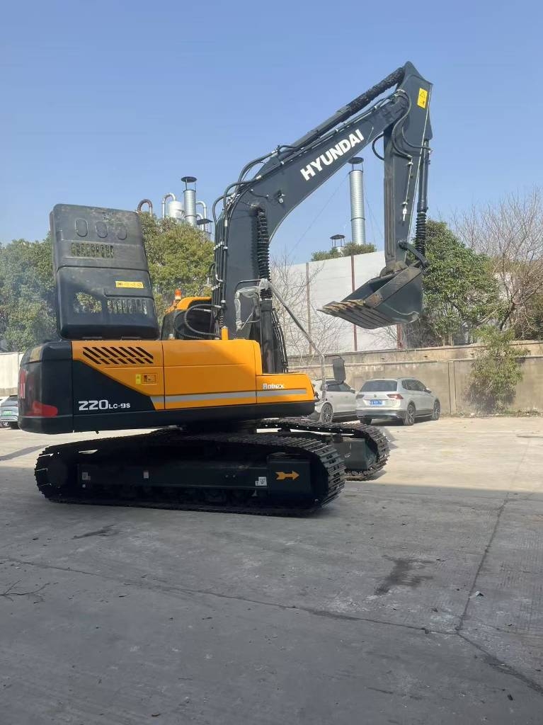 Hyundai 220 HD