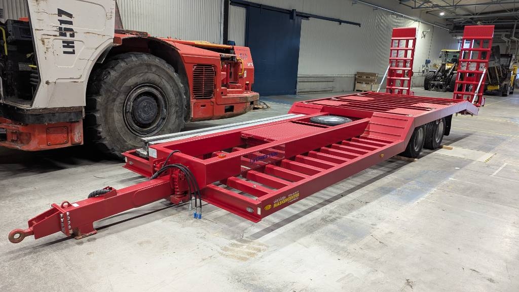 Chieftain Low loader