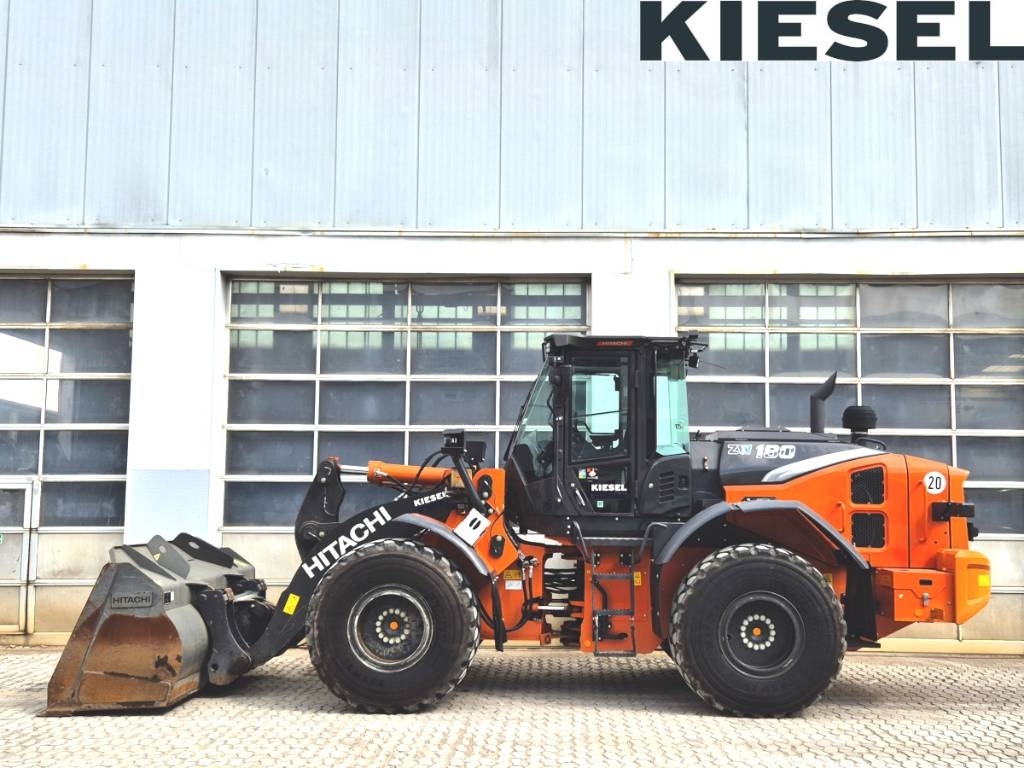 Chargeuse sur pneus Hitachi ZW 180-7 — occasion 2023, 2 465 h