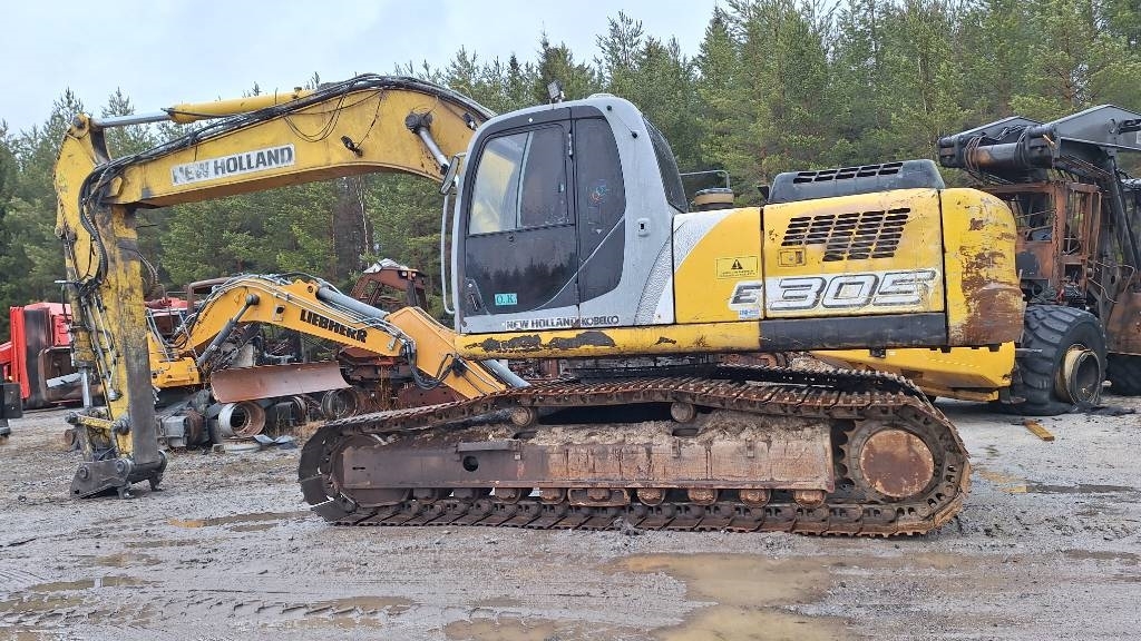 New Holland E 305