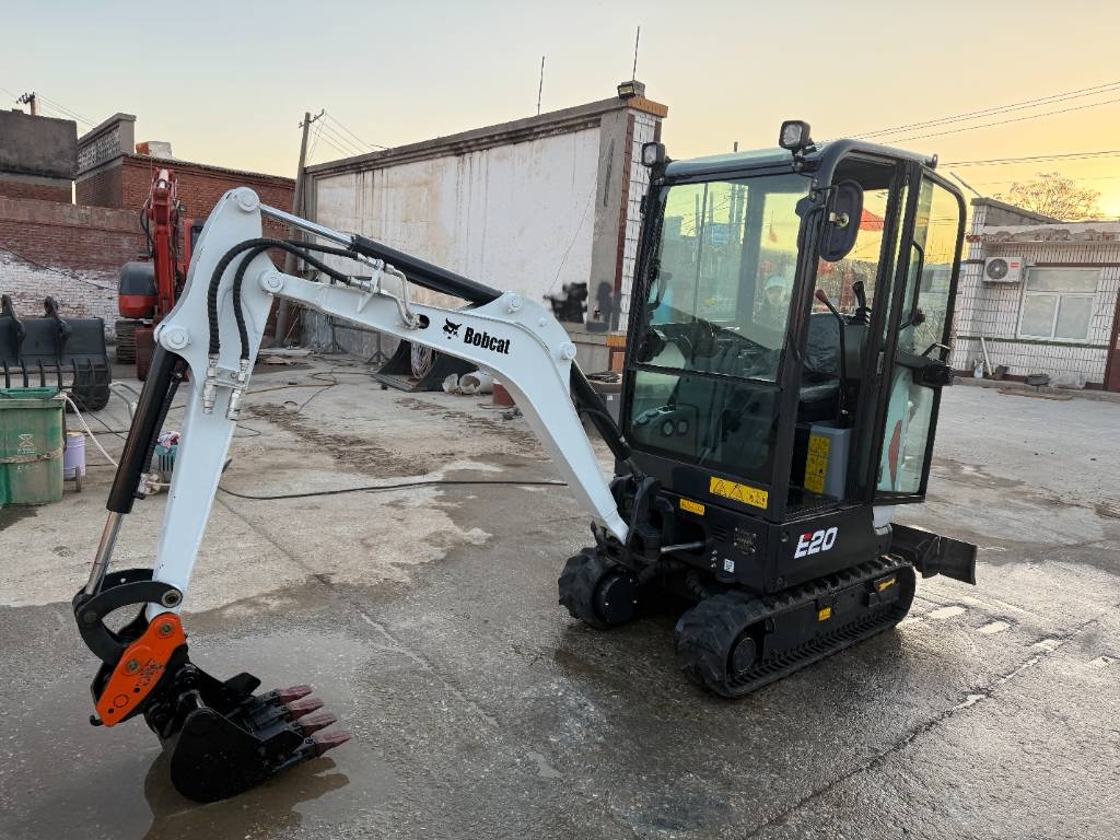 Bobcat E20