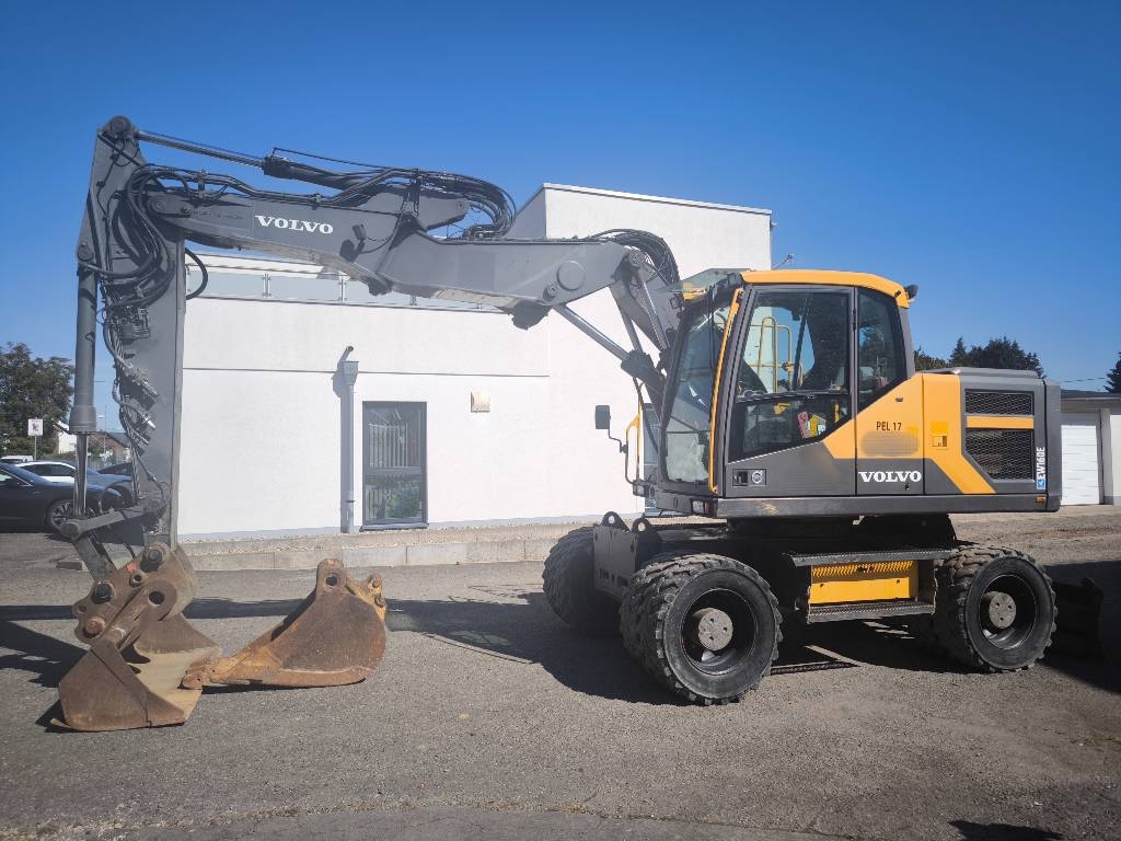 Pelle sur pneus Volvo EW 160 E *Klima*Schild*9700h* — occasion 2015, 9 700 h