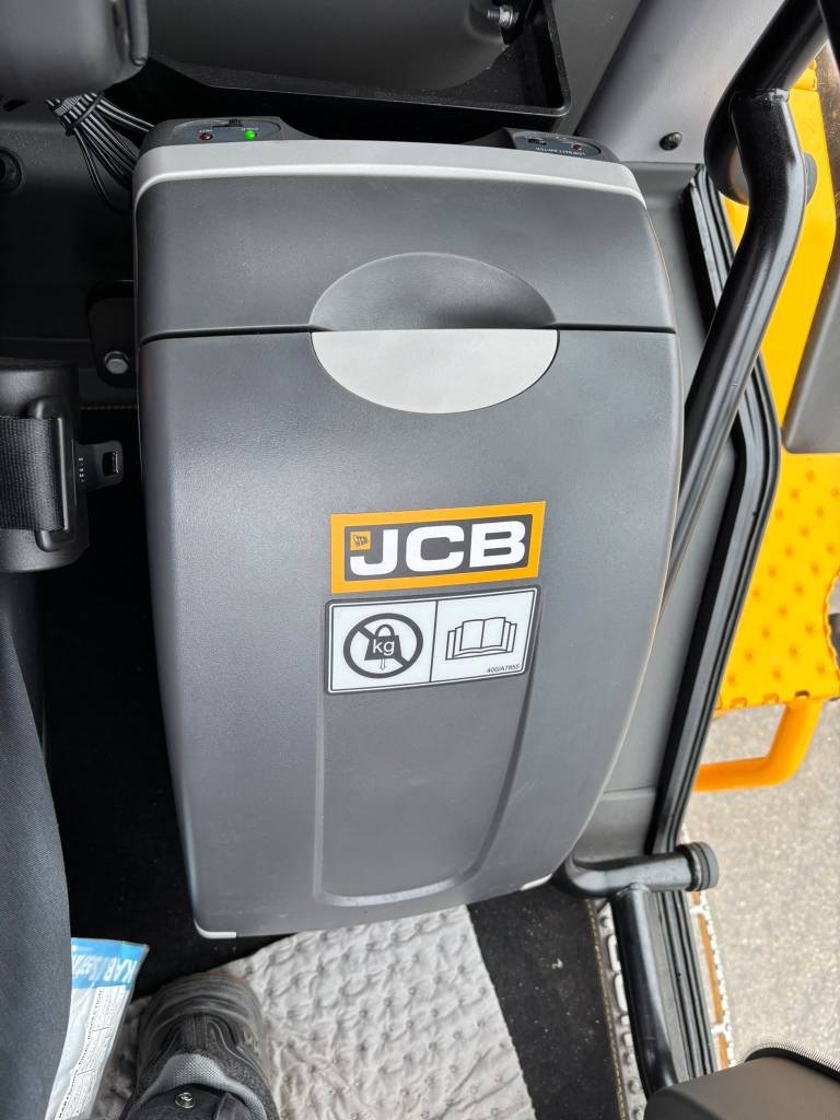 JCB 413K Nordic Edition / U-aura, Kauha, Stage V kuva 22