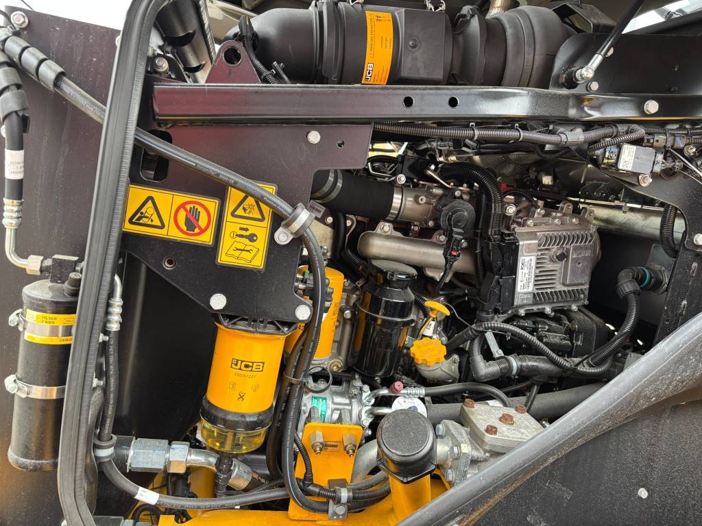 JCB 413K Nordic Edition / U-aura, Kauha, Stage V kuva 12