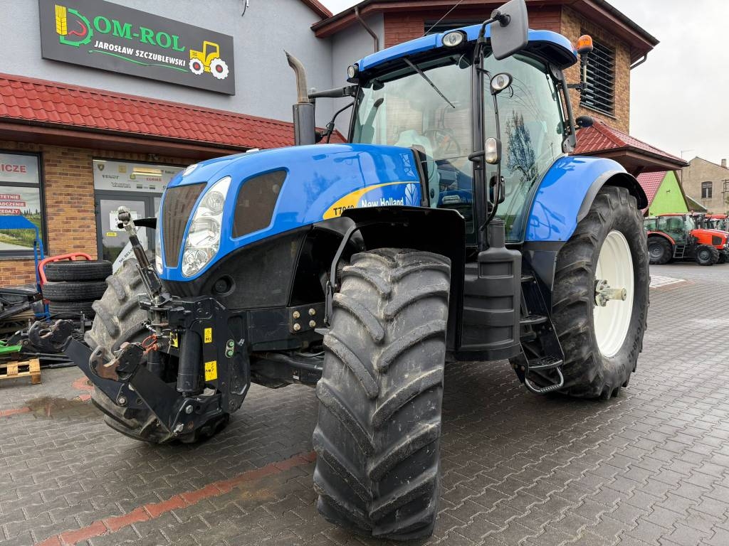 New Holland T 7040