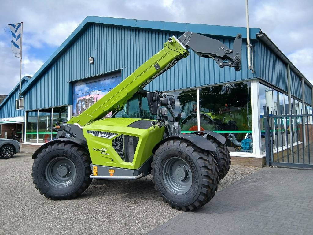 CLAAS Scorpion 742 VP Stage V NIGHT EDITION