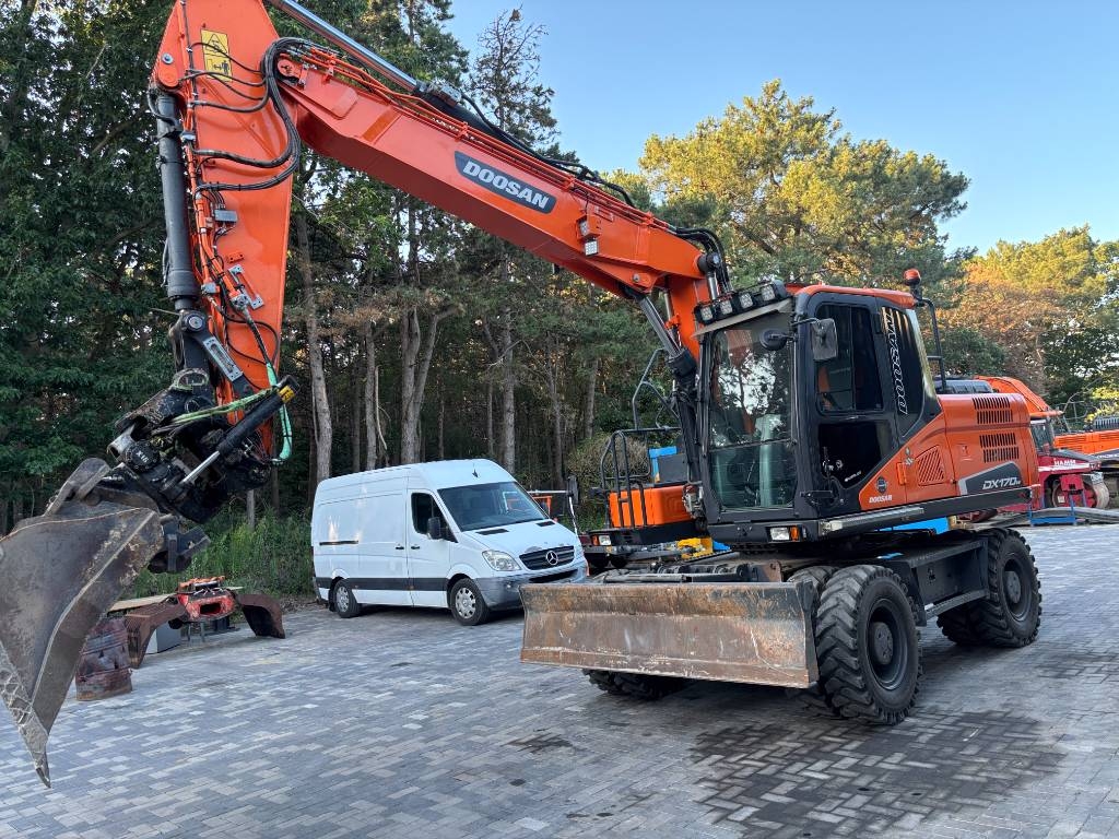 Doosan DX170W-5