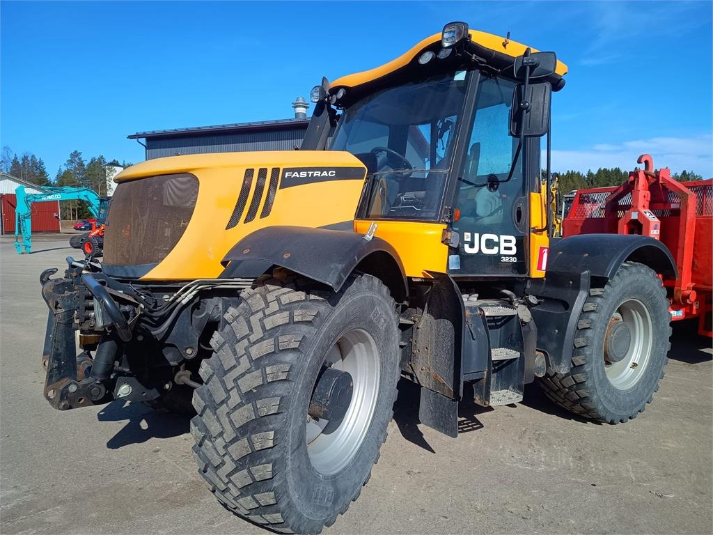 JCB FASTRAC 3230 XTRA