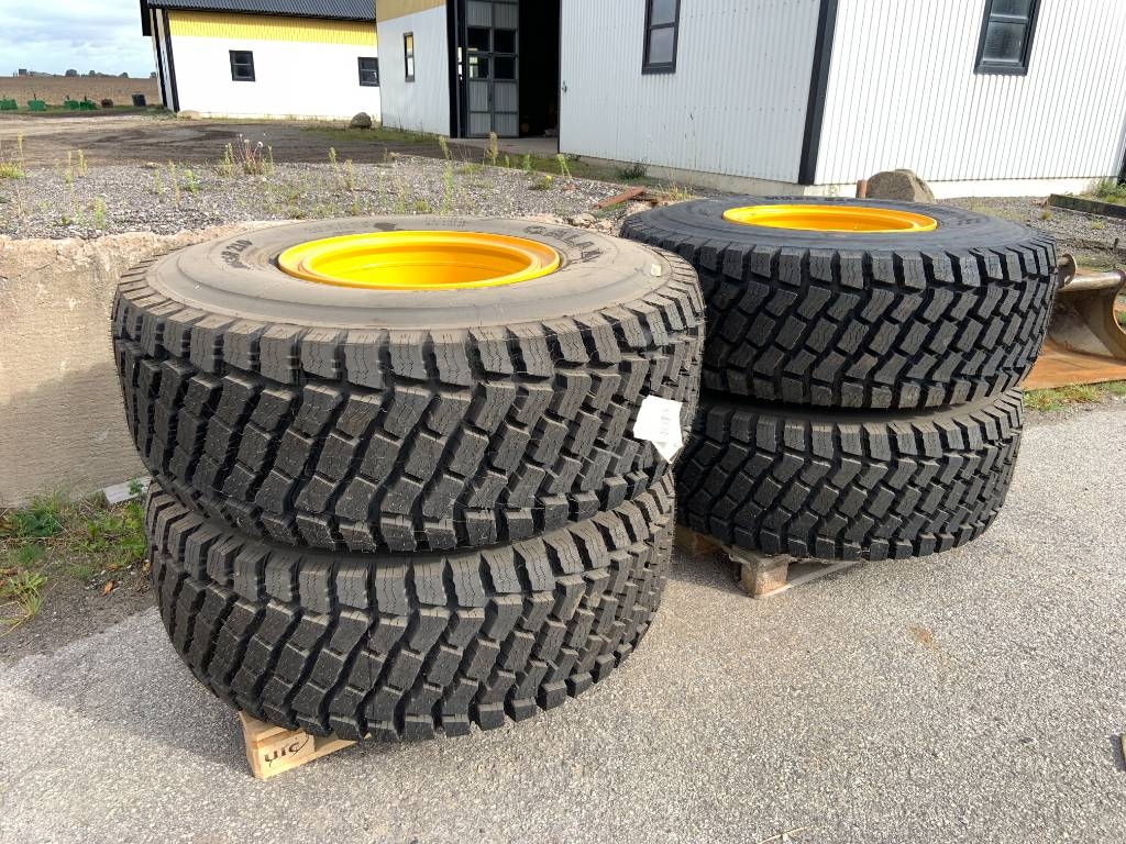 Vinterdäck med fälg 20,5x25 till Volvo L60H