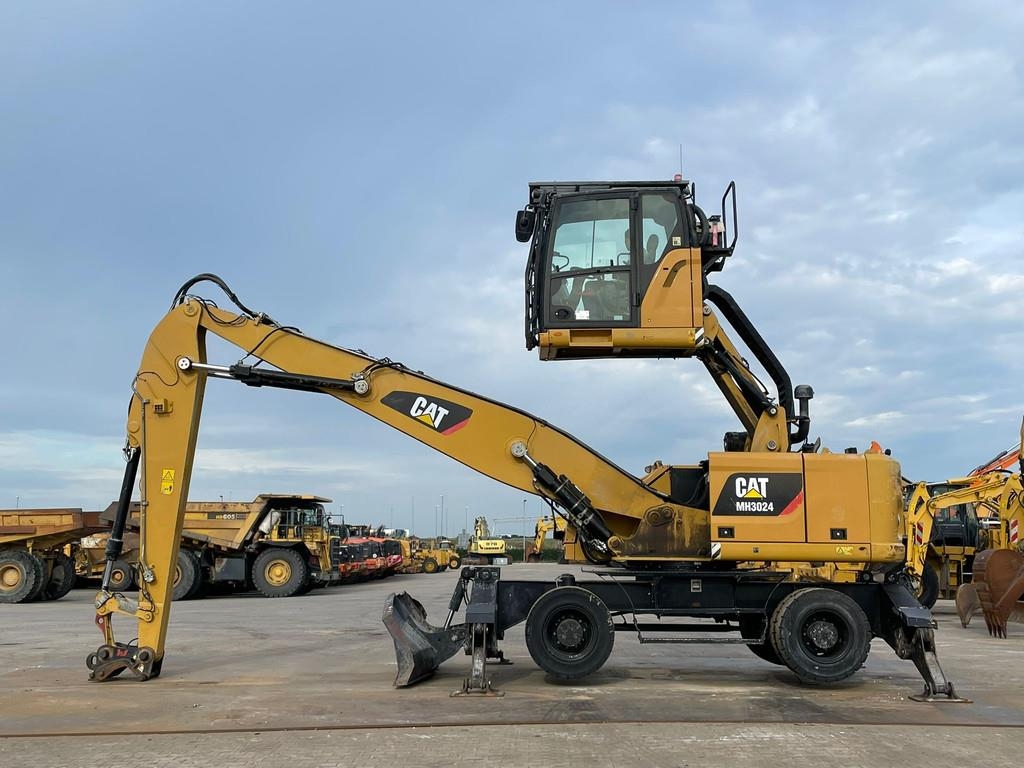 Pelle de manutention Caterpillar MH3024 — occasion 2018, 13 232 h