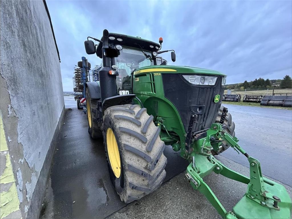 Tracteur agricole John Deere 7270R E23 — occasion 2016, 9 950 h