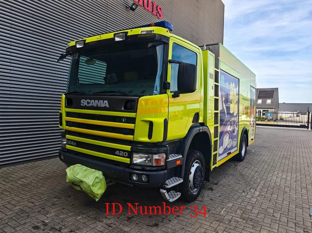 Camion de pompiers Scania P124C 420 4x4 Hauser 2000 Winde Wasserwerfer Licht — occasion 2000