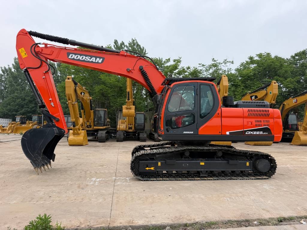 Doosan DX225