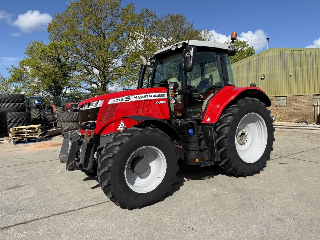 Massey Ferguson 6718S
