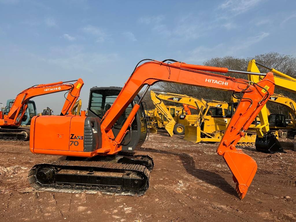 Mini-pelle Hitachi ZX70 — occasion 2017, 3 014 h