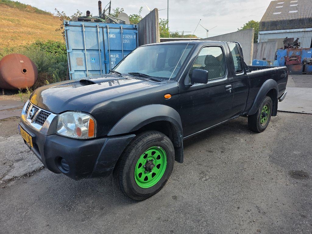 Nissan Pickup King Cab 2.5DI 4WD