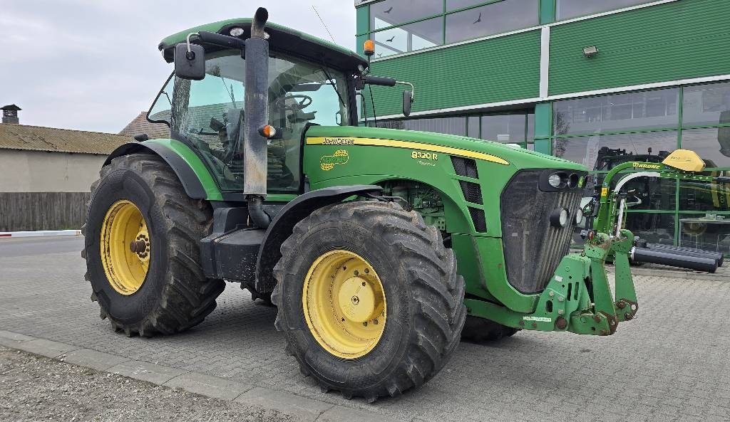 John Deere 8320 R