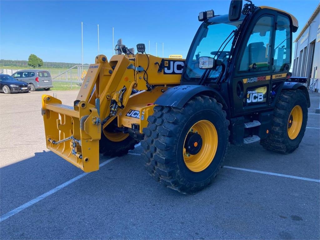 Nacelle télescopique JCB 542-70 AGRI PRO — occasion 2023, 680 h