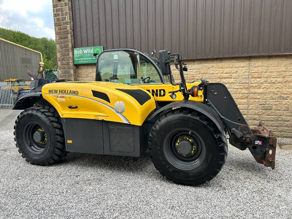 New Holland TH 7.42 Elite