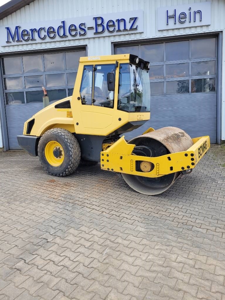Rouleau monocylindre Bomag BW 177 D-4 — occasion 2006, 2 820 h