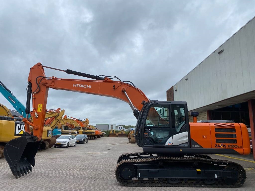 Hitachi ZX 220LC-5G