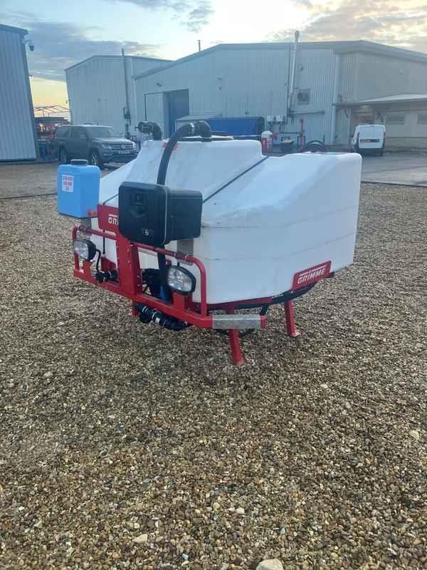 Pulvérisateur traîné OTHER 1500Ltr Front Fert Tank — occasion 2022
