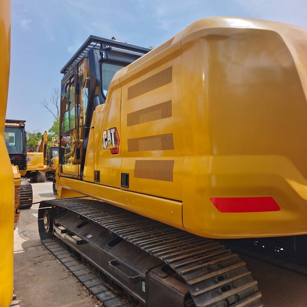 Pelle sur chenilles Caterpillar 320 high -spec model — occasion 2024, 300 h